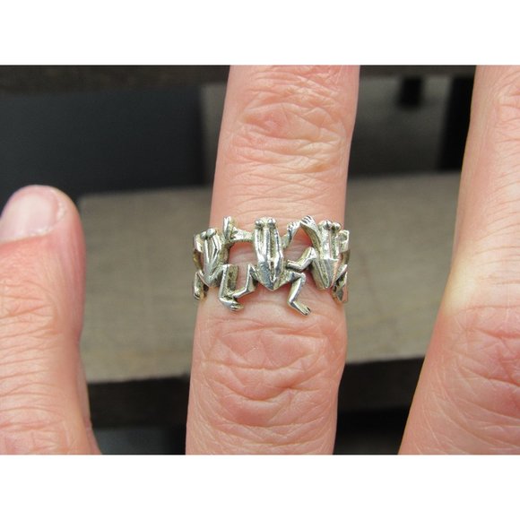 Jewelry - Size 5.5 Sterling Silver Cool Triple Frog Band Ring